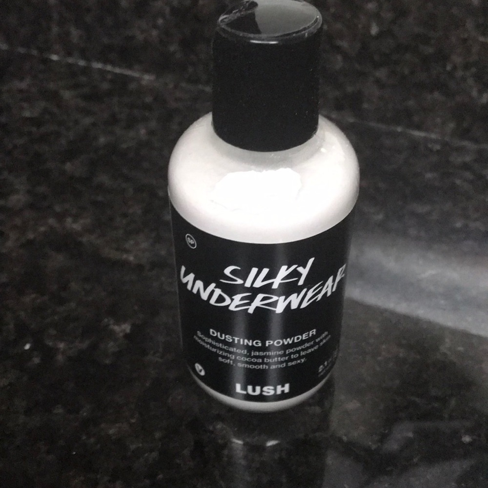 LUSH dusting powder